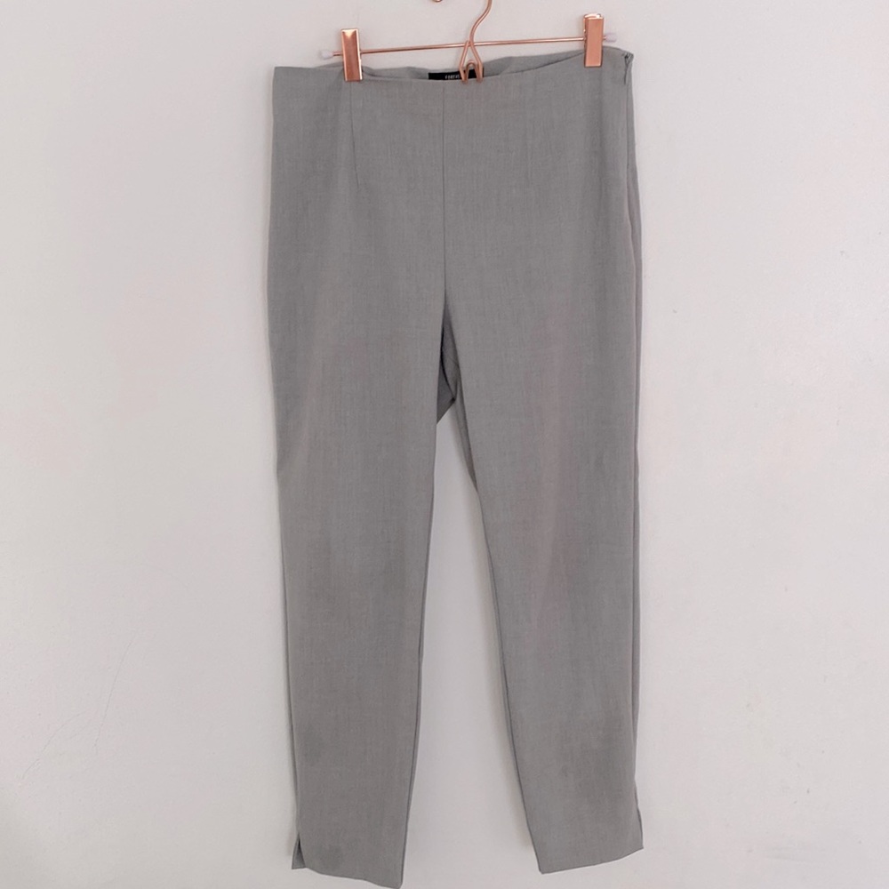 Forever 21 skinny leg pants/cigarette pleated slacks